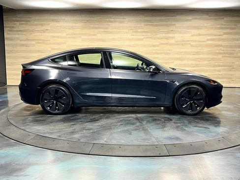 Used 2025 Tesla Model 3 Long Range RWD image 22