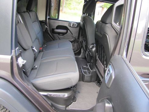 Used 2021 Jeep Wrangler Unlimited Rubicon 4xe w/ Dual Top Group image 16