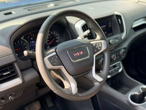 Used 2024 GMC Terrain SLE w/ Driver Convenience Package AWD/4WD image 9