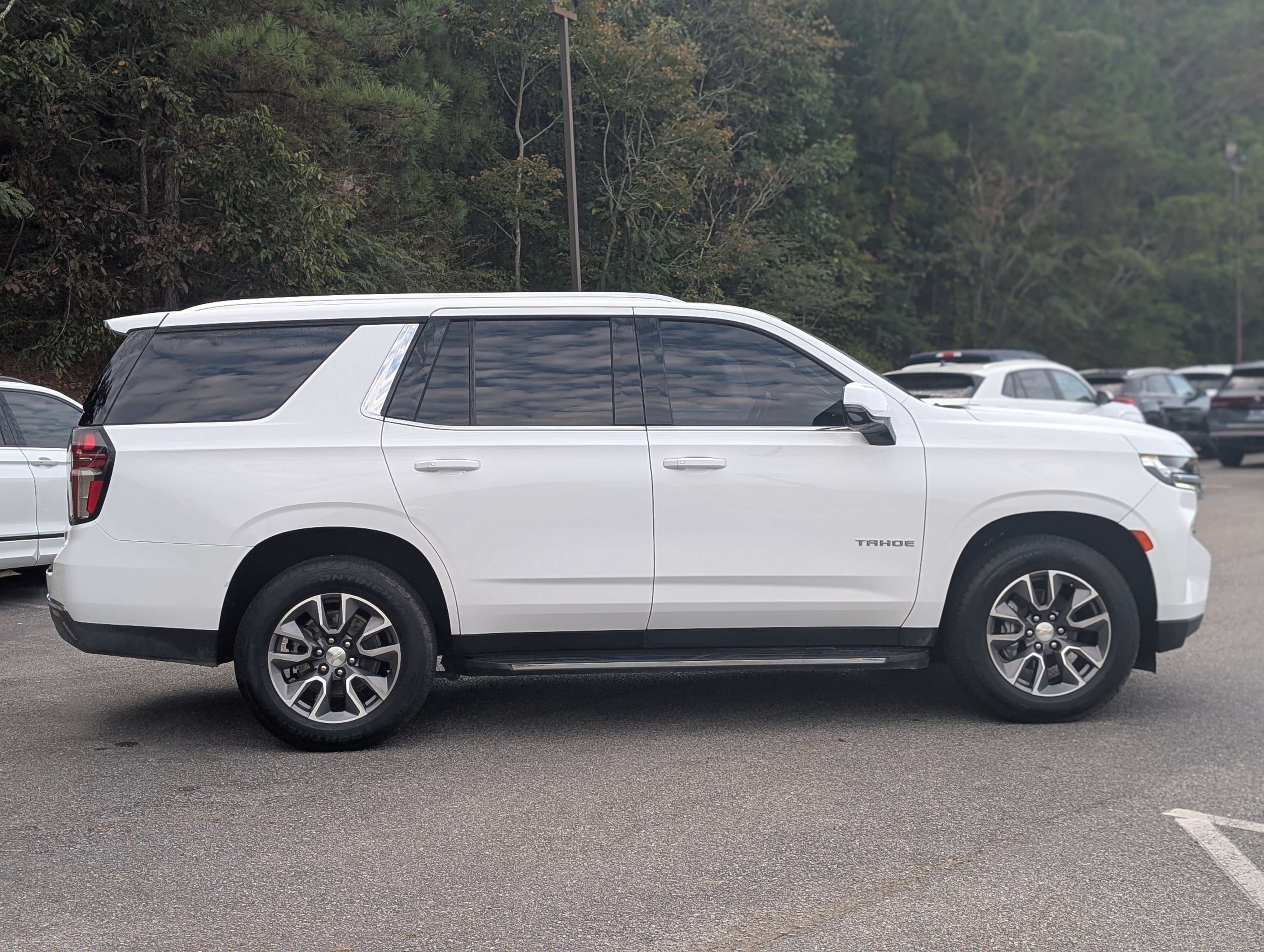 Used 2023 Chevrolet Tahoe LT w/ Luxury Package RWD image 10