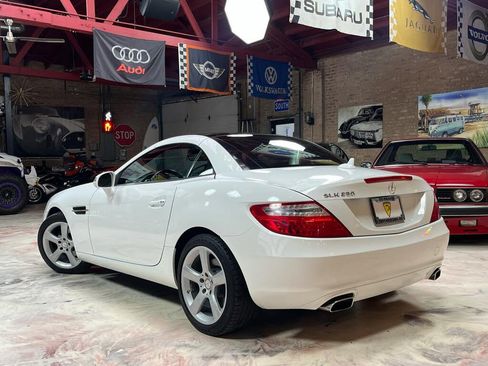 Used 2015 Mercedes-Benz SLK 250 w/ Premium Package image 6