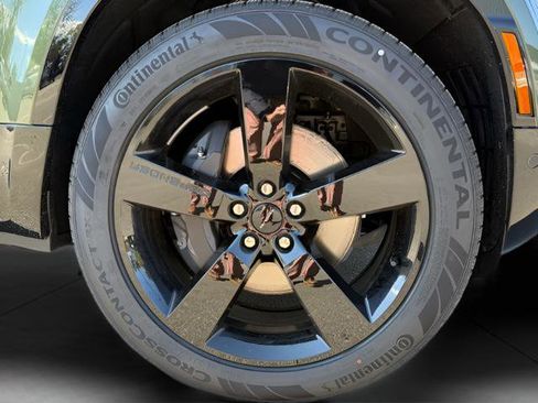 New 2026 Land Rover Defender 110 X-Dynamic SE image 10