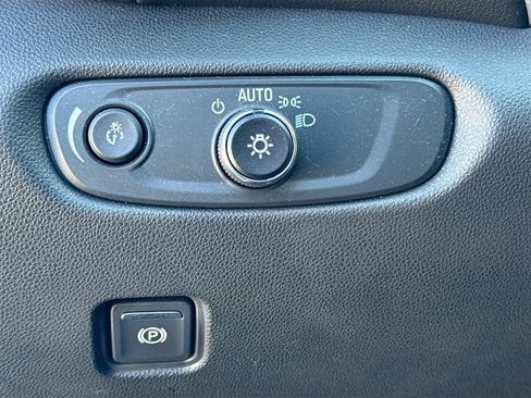 Used 2019 Chevrolet Blazer LT image 12