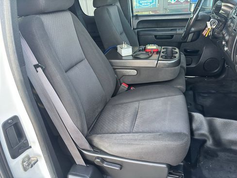 Used 2011 Chevrolet Silverado 3500 LT image 10