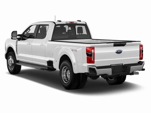 Used 2023 Ford F250 Lariat w/ Black Appearance Package image 2