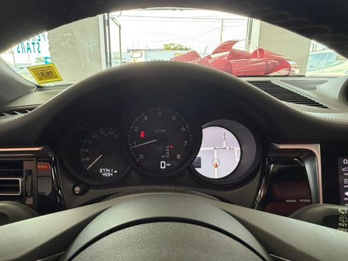 Used 2024 Porsche Macan Turbo AWD/4WD image 70