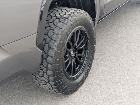 Used 2024 Toyota Tundra Platinum AWD/4WD image 12