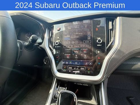Used 2024 Subaru Outback Premium AWD/4WD image 18