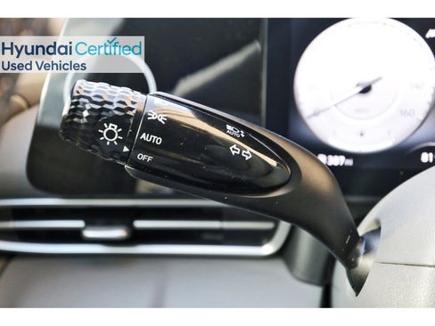 Certified 2023 Hyundai Elantra SEL w/ Convenience Package image 20