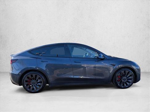 Used 2023 Tesla Model Y Performance image 4