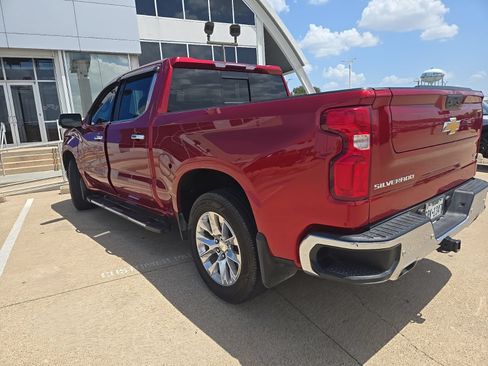 Used 2022 Chevrolet Silverado 1500 LTZ w/ LTZ Premium Package AWD/4WD image 9