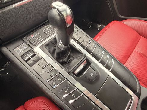 Used 2017 Porsche Macan S AWD/4WD image 36