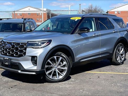 Used 2025 Ford Explorer Platinum w/ Ultimate Package image 10