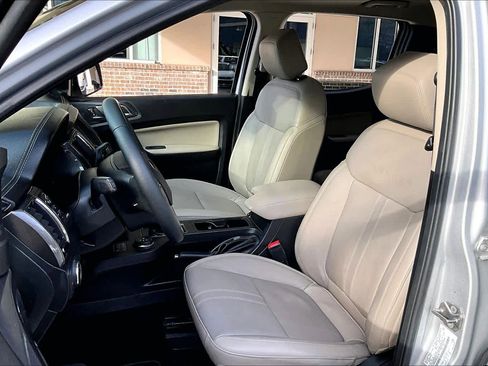 Used 2019 Ford Ranger Lariat w/ Equipment Group 501A Mid image 7