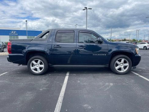 Used 2008 Chevrolet Avalanche LT AWD/4WD image 4