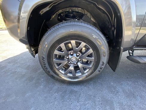 Used 2021 Toyota Tacoma SR5 image 8