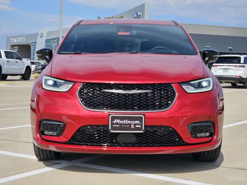 New 2026 Chrysler Pacifica Select image 6