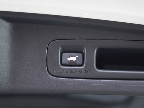 Used 2025 Honda CR-V EX-L image 17