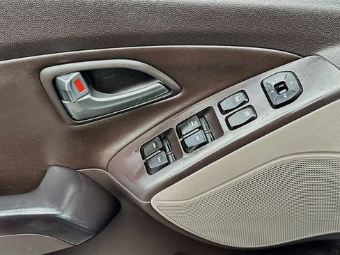 Used 2015 Hyundai Tucson AWD image 17