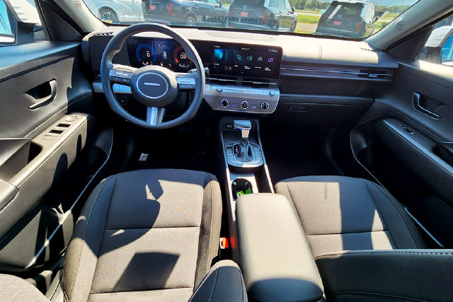 New 2027 Hyundai Kona SE FWD image 7