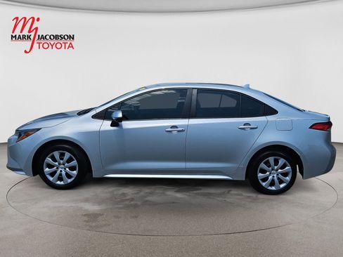 Used 2024 Toyota Corolla LE FWD image 9