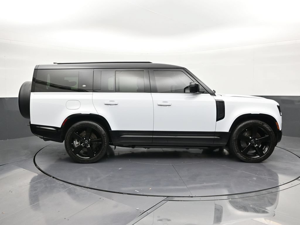 Used 2023 Land Rover Defender 130 X-Dynamic SE AWD/4WD image 6