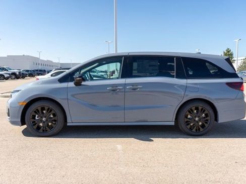 Used 2025 Honda Odyssey Sport-L image 3