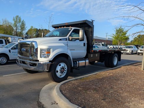 New 2027 Ford F750 2WD Regular Cab Super Duty image 6