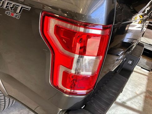 Used 2018 Ford F150 XLT w/ Equipment Group 302A Luxury AWD/4WD image 35