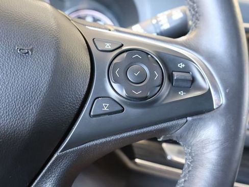 Used 2018 Buick Enclave Essence FWD image 26