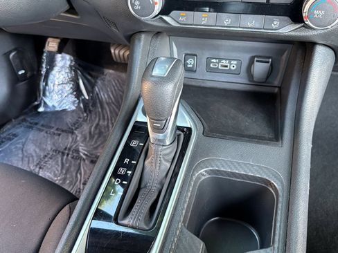 Used 2025 Nissan Sentra SV FWD image 39