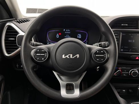 Used 2023 Kia Soul LX FWD image 19