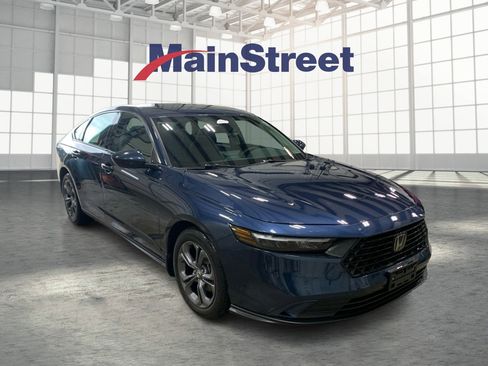 Used 2023 Honda Accord EX image 7