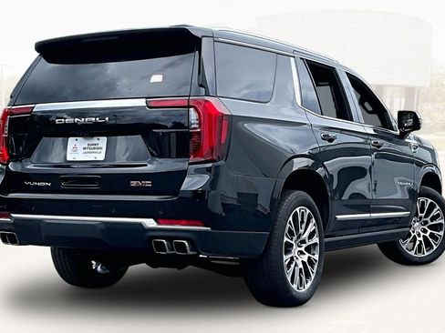 Used 2025 GMC Yukon Denali w/ Denali Reserve Package AWD/4WD image 6