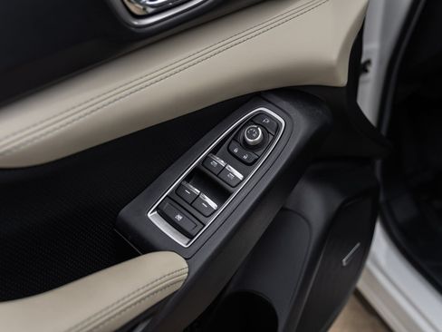 Used 2025 Subaru Ascent Limited AWD/4WD image 18