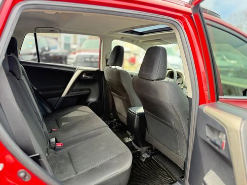 Used 2015 Toyota RAV4 XLE w/ Four Season Floor Mat Package image 12