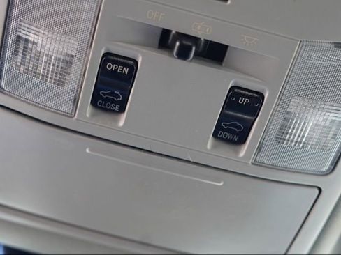 Used 2017 Toyota RAV4 Platinum w/ Cargo Management Package image 37