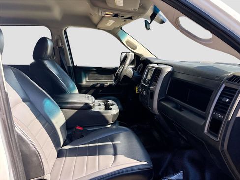 Used 2022 RAM 1500 Tradesman w/ Chrome Appearance Group image 30