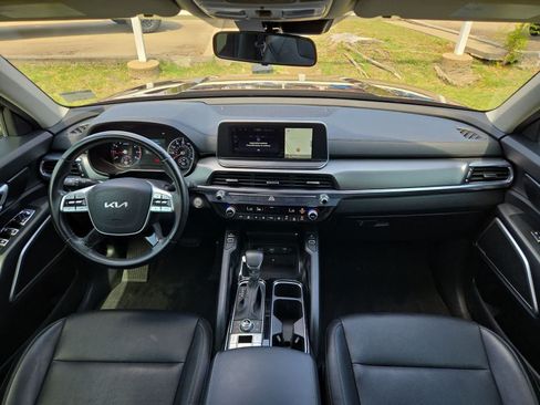 Certified 2022 Kia Telluride S AWD/4WD image 13