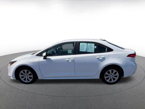 Used 2025 Toyota Corolla LE FWD image 9