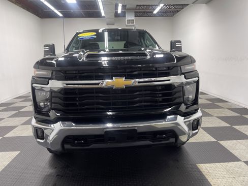 Used 2024 Chevrolet Silverado 2500 LT w/ Convenience Package AWD/4WD image 7