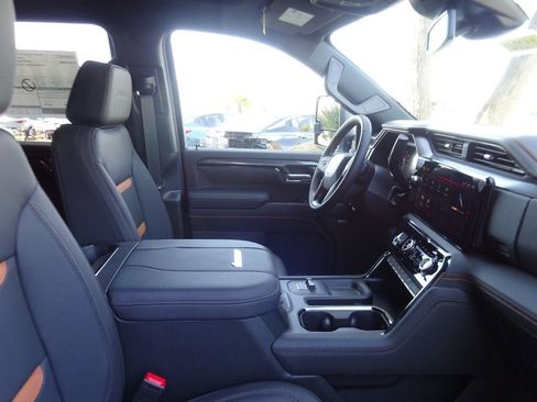 New 2026 GMC Sierra 2500 AT4 AWD/4WD image 17