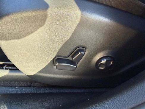 Used 2019 Jeep Cherokee Latitude Plus image 16