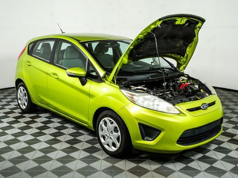 Used 2013 Ford Fiesta SE FWD image 31