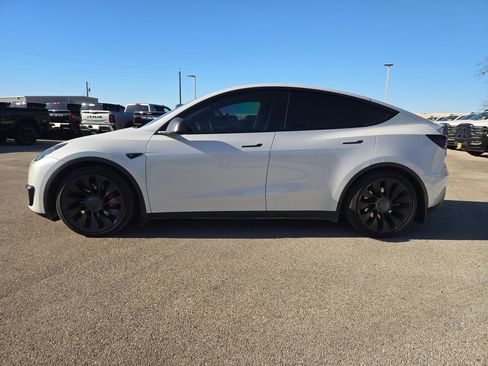Used 2023 Tesla Model Y Performance image 6