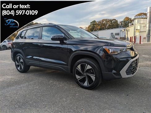 New 2026 Volkswagen Taos SE image 1