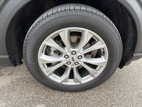 Used 2023 Ford Explorer XLT w/ Equipment Group 202A image 34
