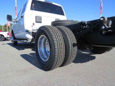 New 2026 RAM 3500 Tradesman w/ Chrome Appearance Group image 13