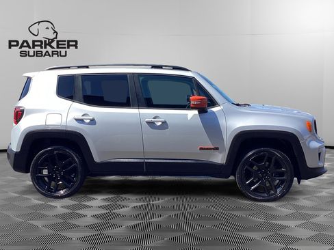 Used 2020 Jeep Renegade Latitude w/ UConnect 8.4 Nav Group AWD/4WD image 6