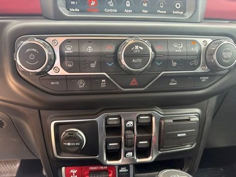 Used 2021 Jeep Gladiator Rubicon AWD/4WD image 17